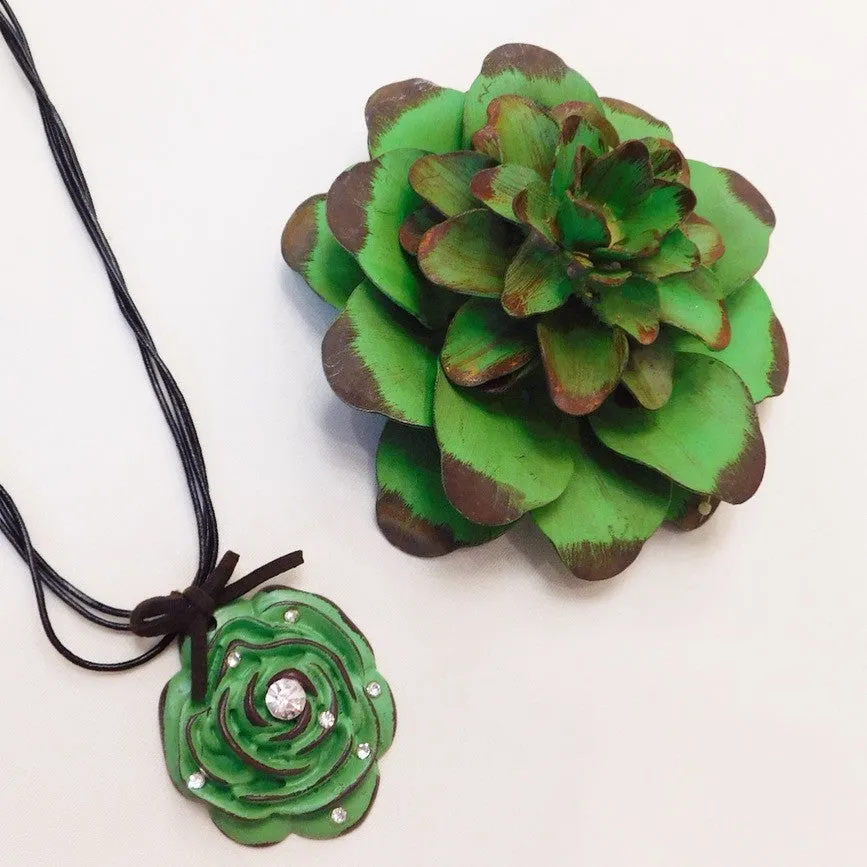 ADO | Flower Pendant Rope Necklace Green