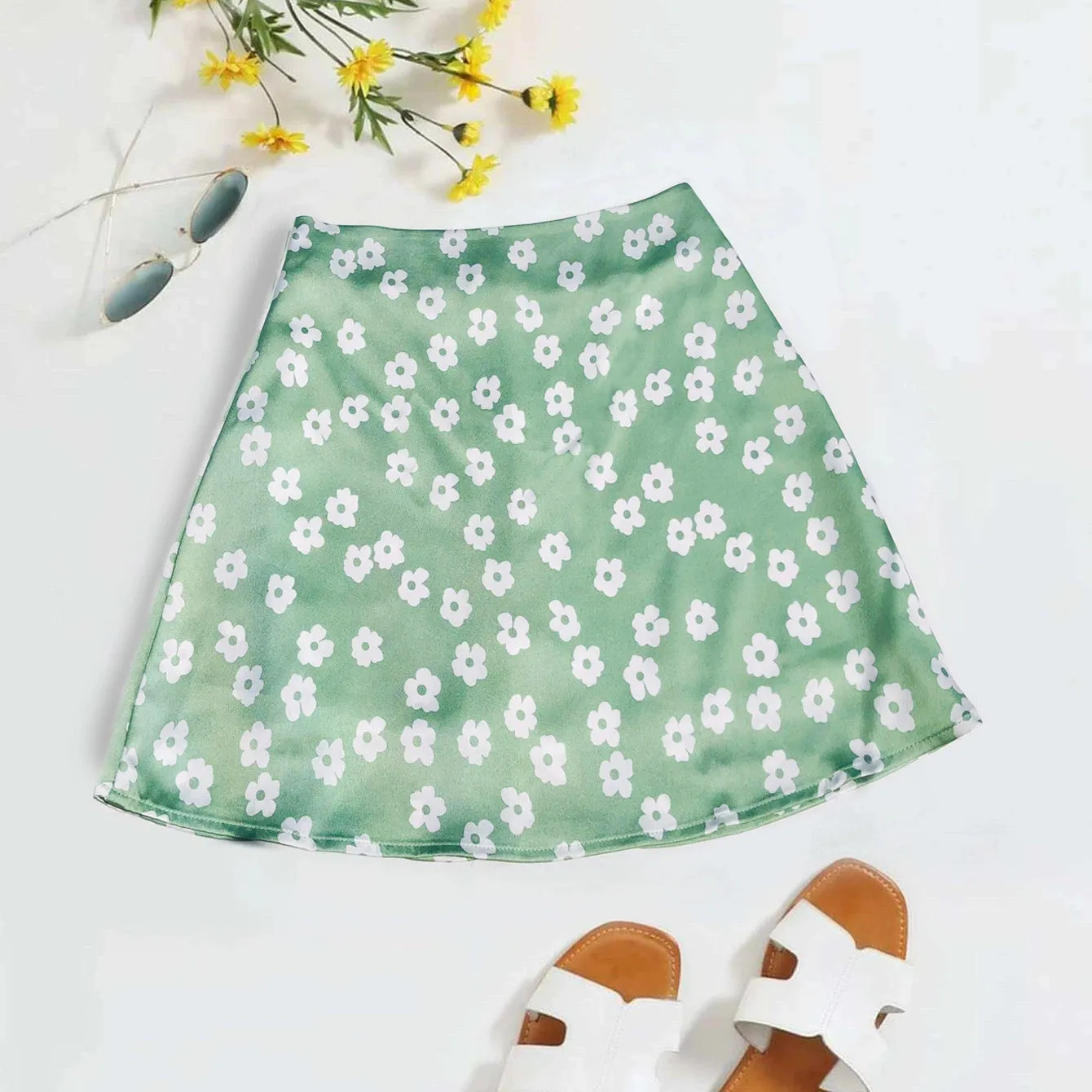 High Waist Mini Skirt with Casual Ditsy Floral Print in Satin Fabric