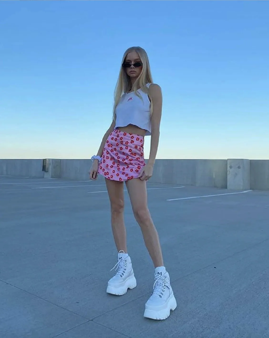 High Waist Mini Skirt with Casual Ditsy Floral Print in Satin Fabric
