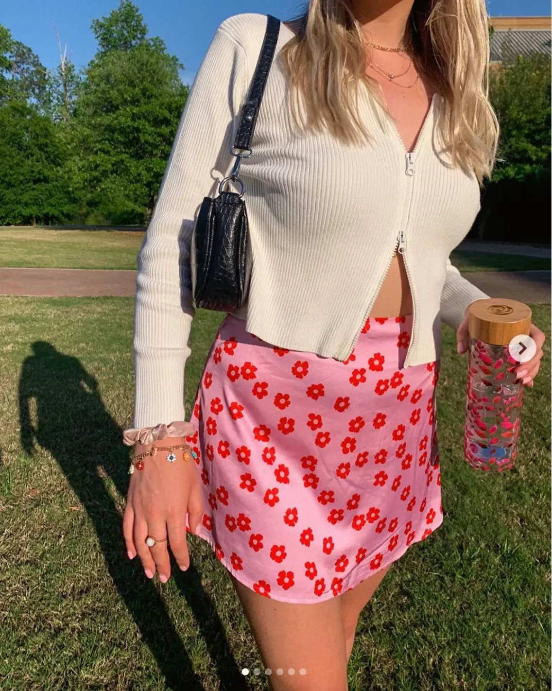 High Waist Mini Skirt with Casual Ditsy Floral Print in Satin Fabric