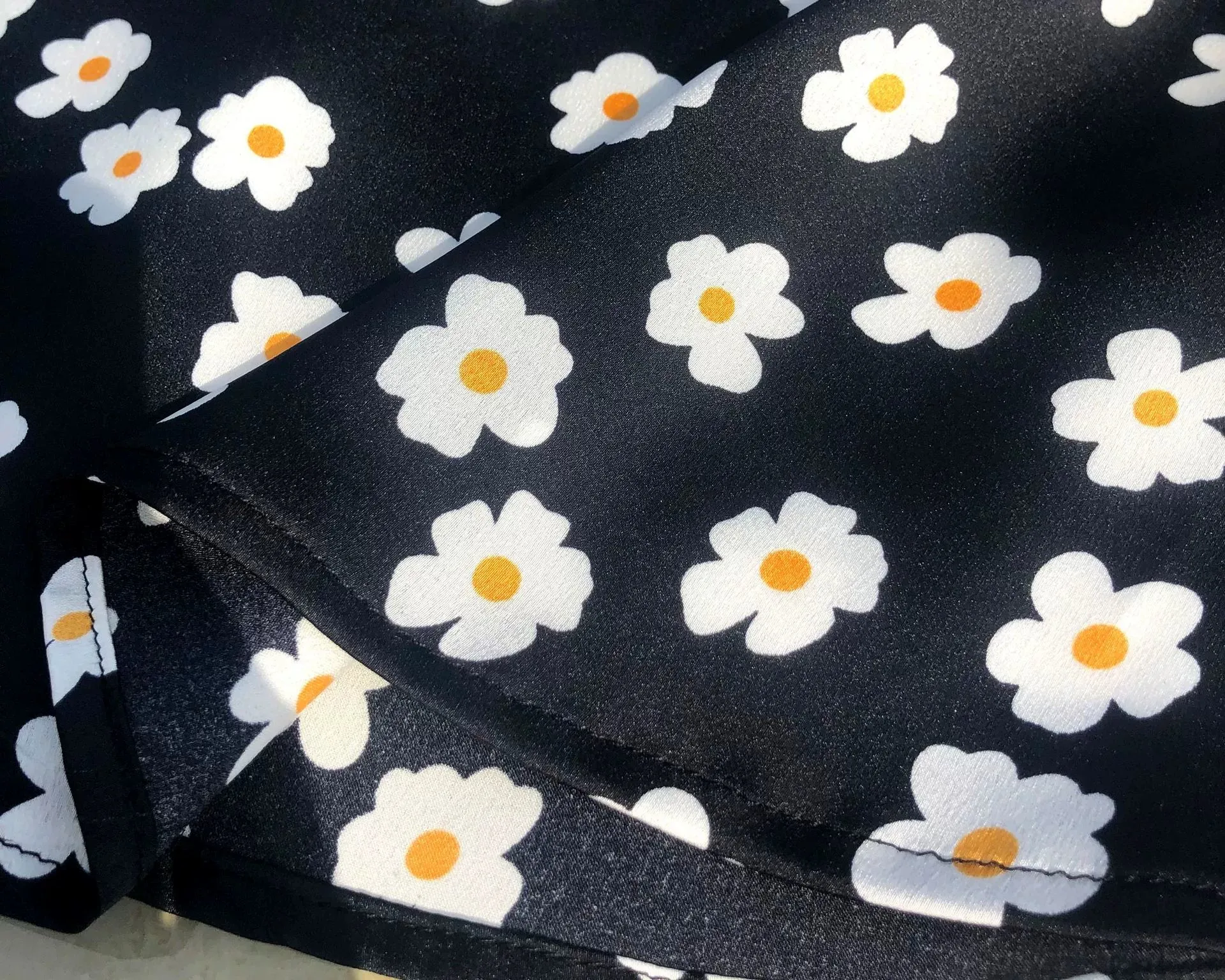 High Waist Mini Skirt with Casual Ditsy Floral Print in Satin Fabric