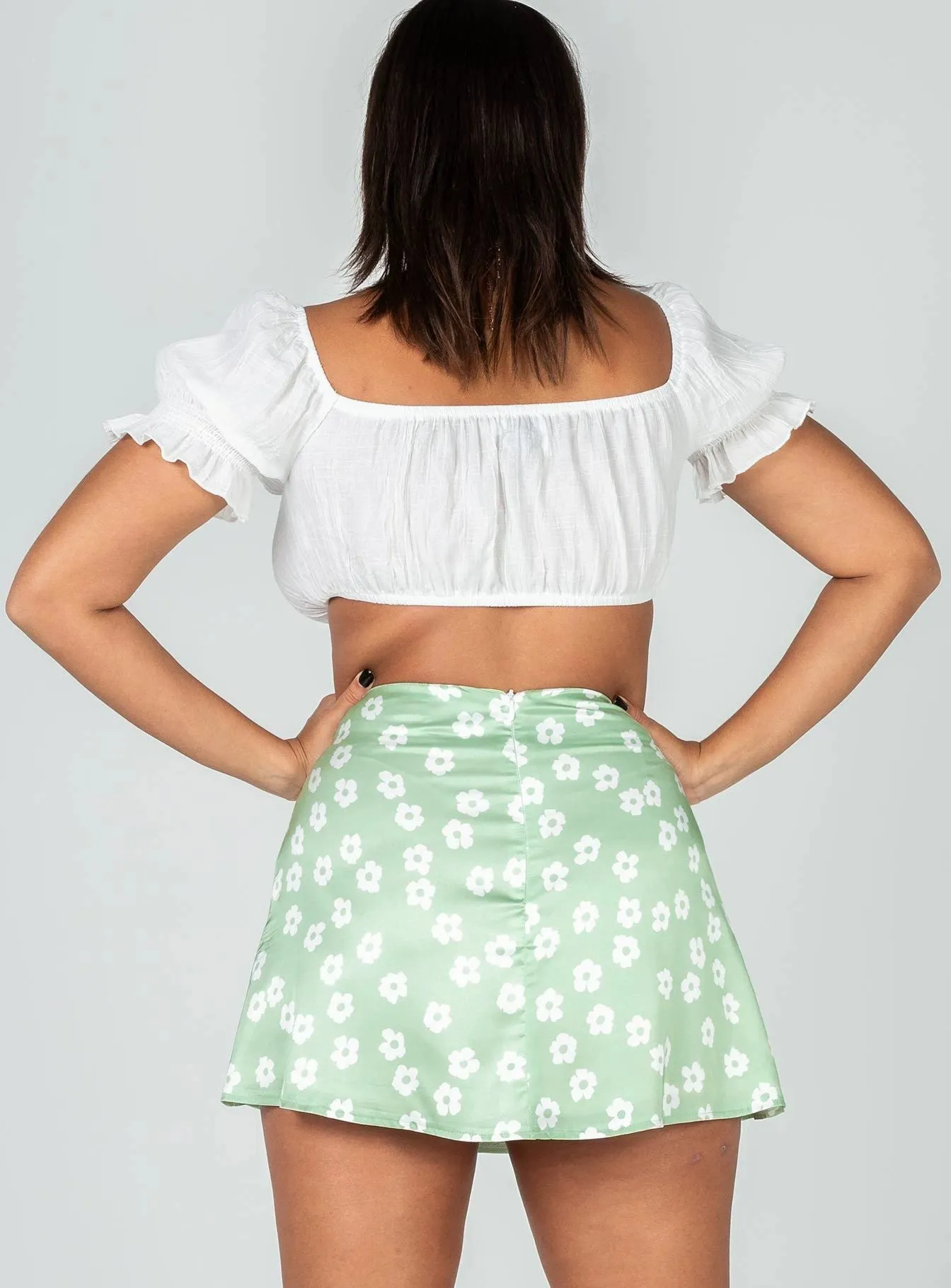 High Waist Mini Skirt with Casual Ditsy Floral Print in Satin Fabric