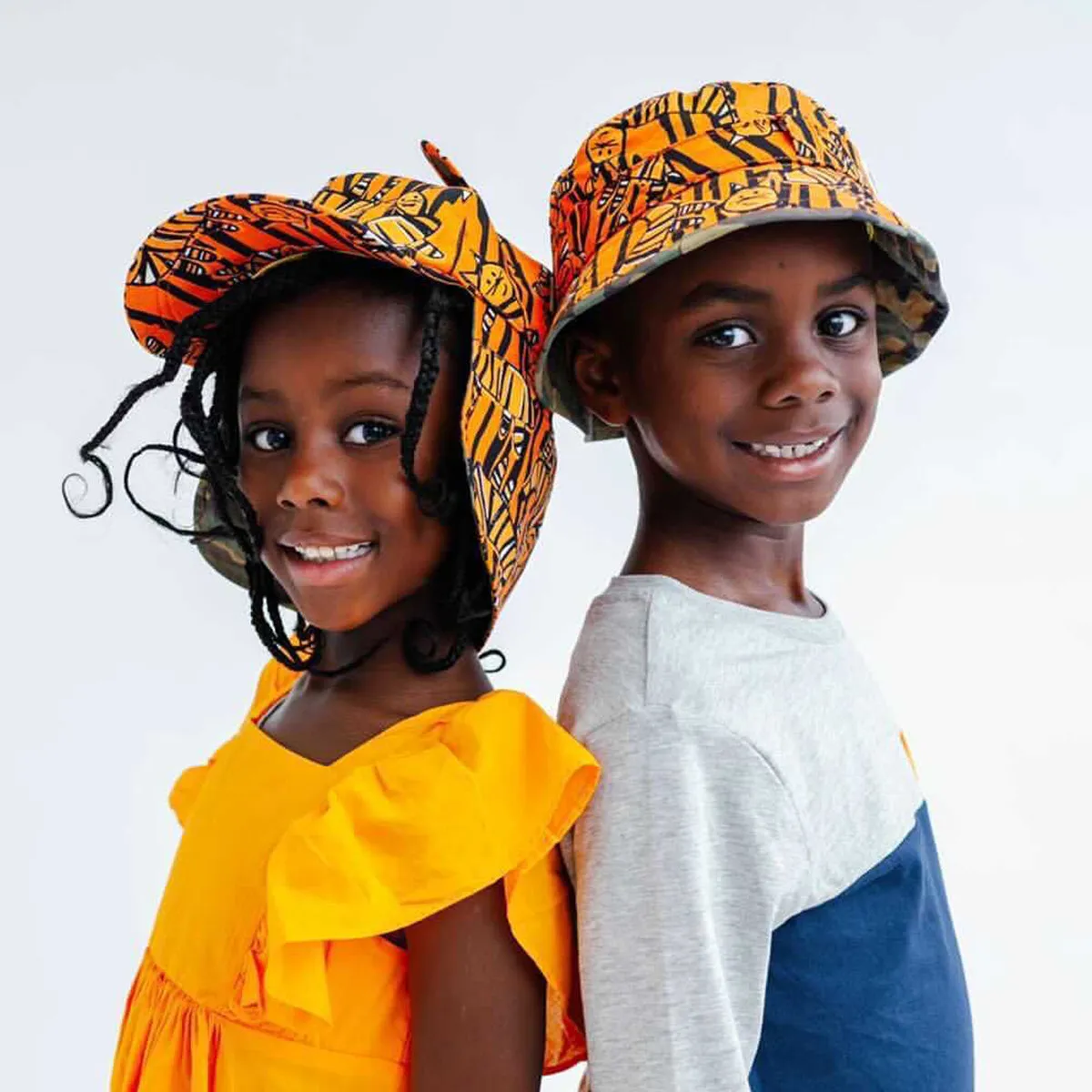 Kids Cub sun hat with neck flap: Tiger King