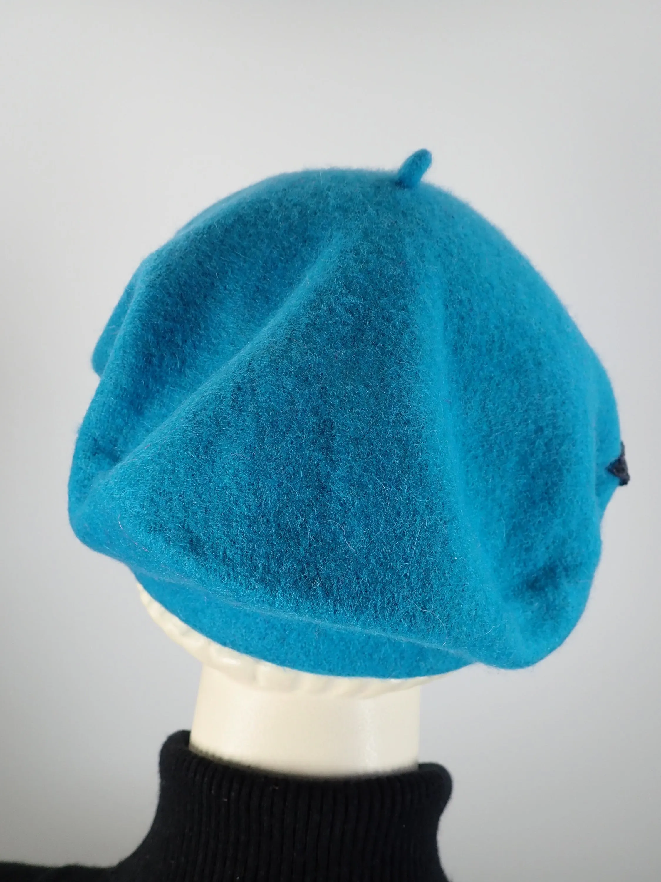 Womens Teal beret Hat. French Beret Hat. Felted Wool tam hat. Womens soft Casual Hat. Classic teal beret for women. Warm travel hat tam