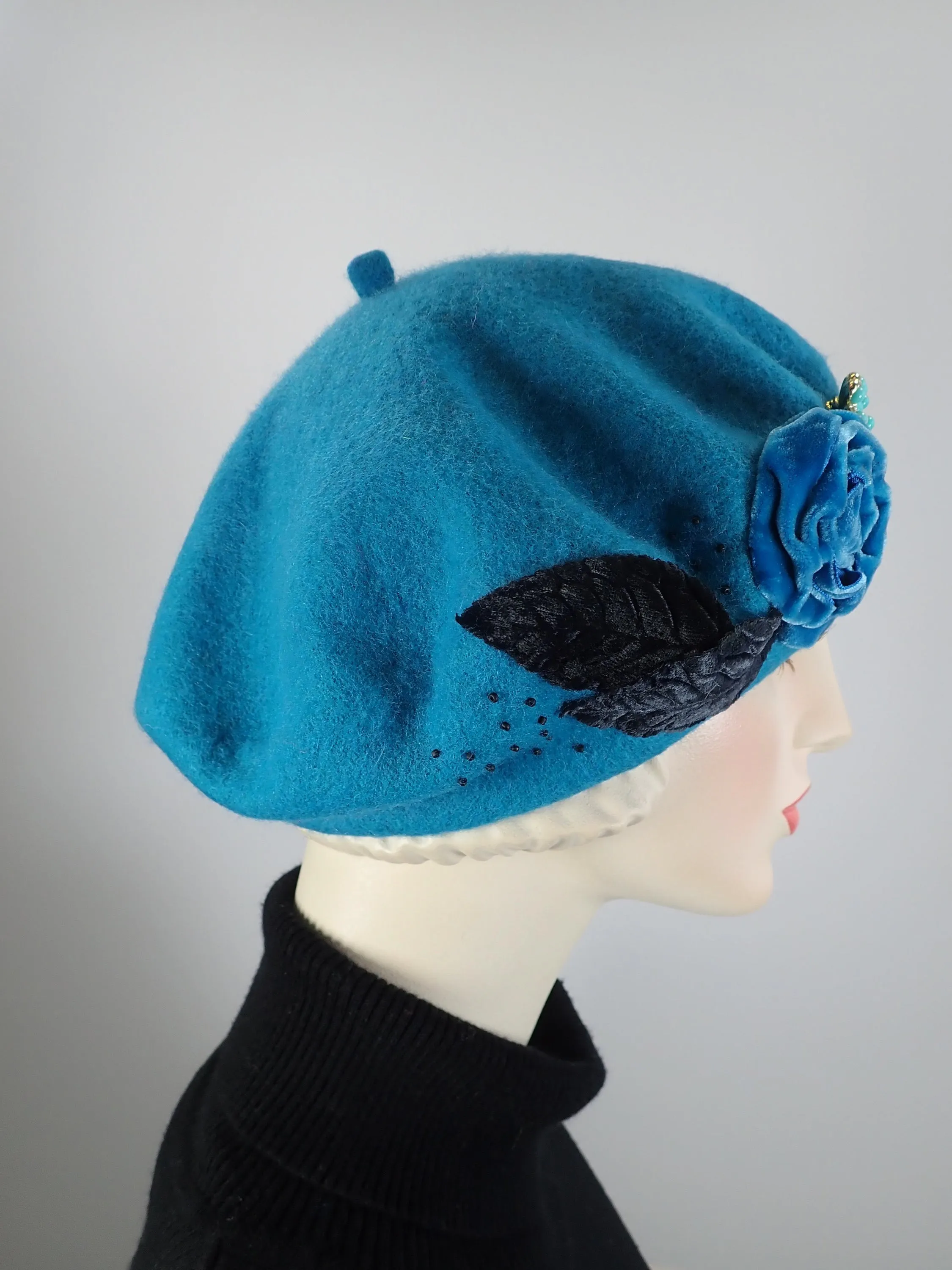 Womens Teal beret Hat. French Beret Hat. Felted Wool tam hat. Womens soft Casual Hat. Classic teal beret for women. Warm travel hat tam