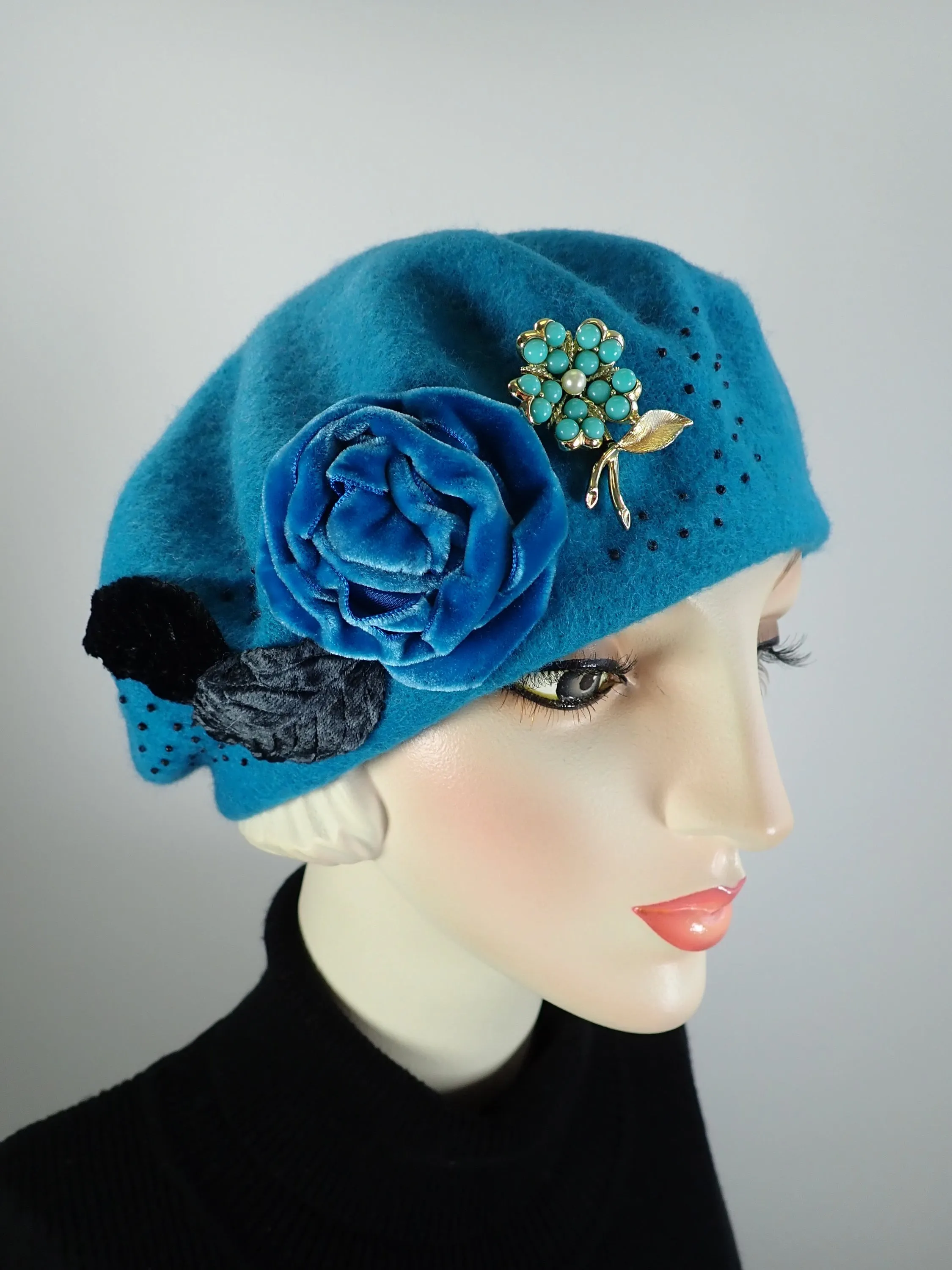Womens Teal beret Hat. French Beret Hat. Felted Wool tam hat. Womens soft Casual Hat. Classic teal beret for women. Warm travel hat tam