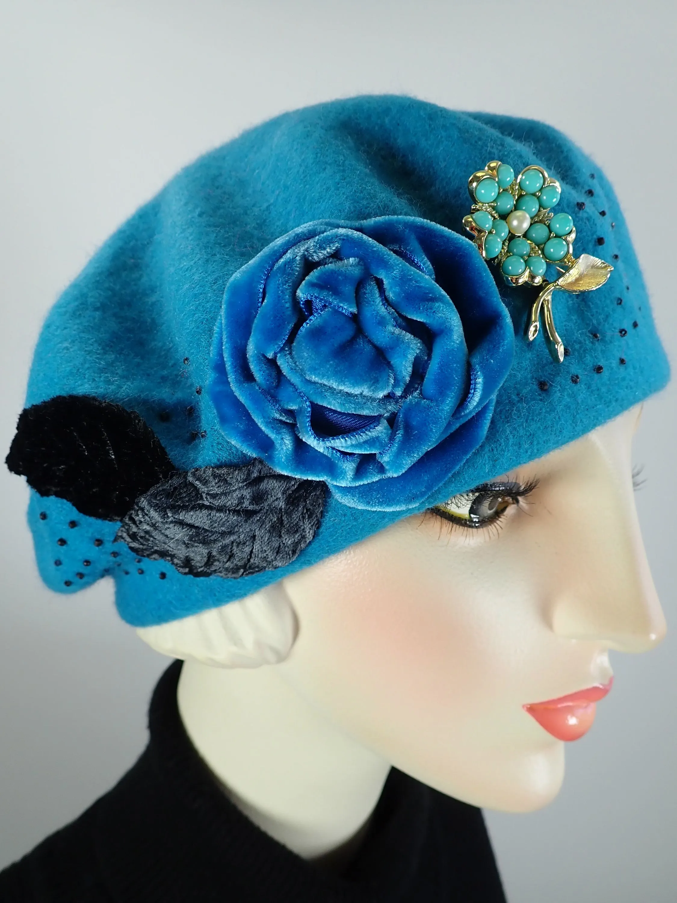 Womens Teal beret Hat. French Beret Hat. Felted Wool tam hat. Womens soft Casual Hat. Classic teal beret for women. Warm travel hat tam